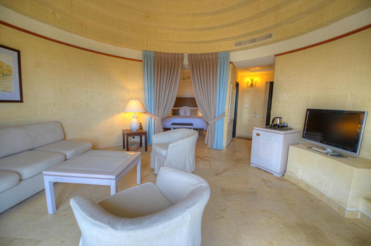 Hotel Ta' Cenc & Spa Sannat Exterior photo Suite at the hotel