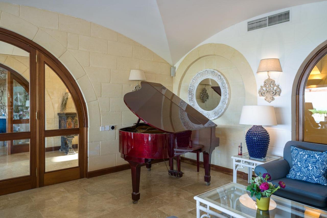 Hotel Ta' Cenc & Spa Sannat Exterior photo The piano room